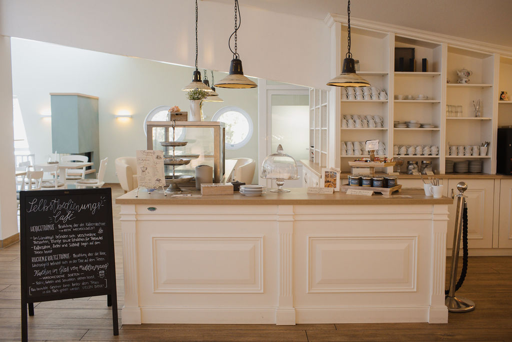 Café und Kinderspielbereich